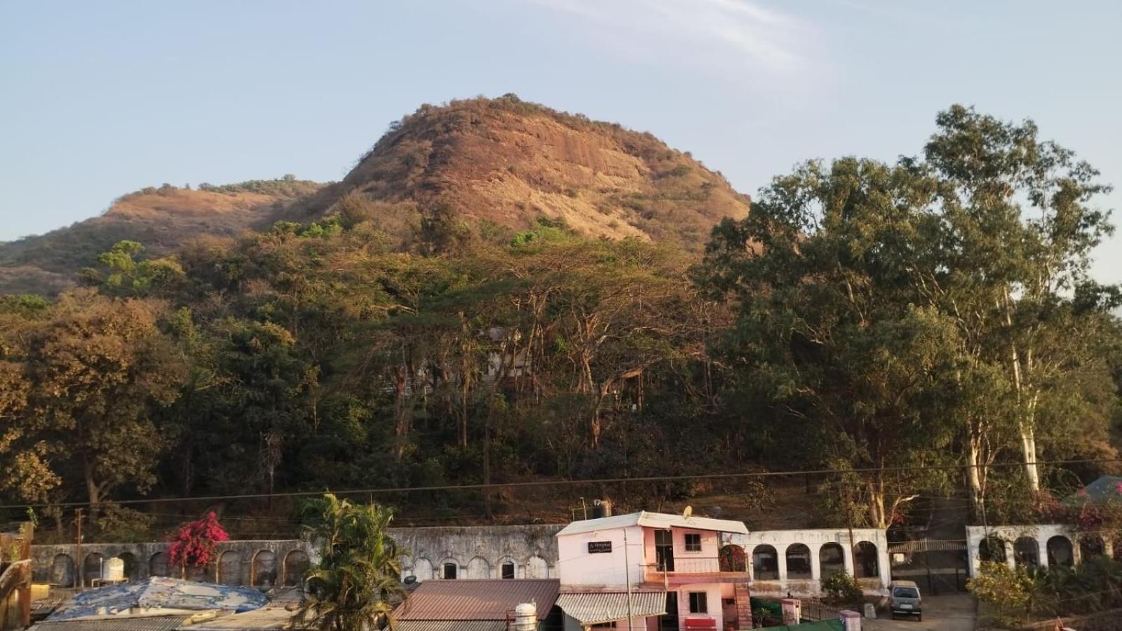 Blue Bell Homestay Lonavala Exterior foto